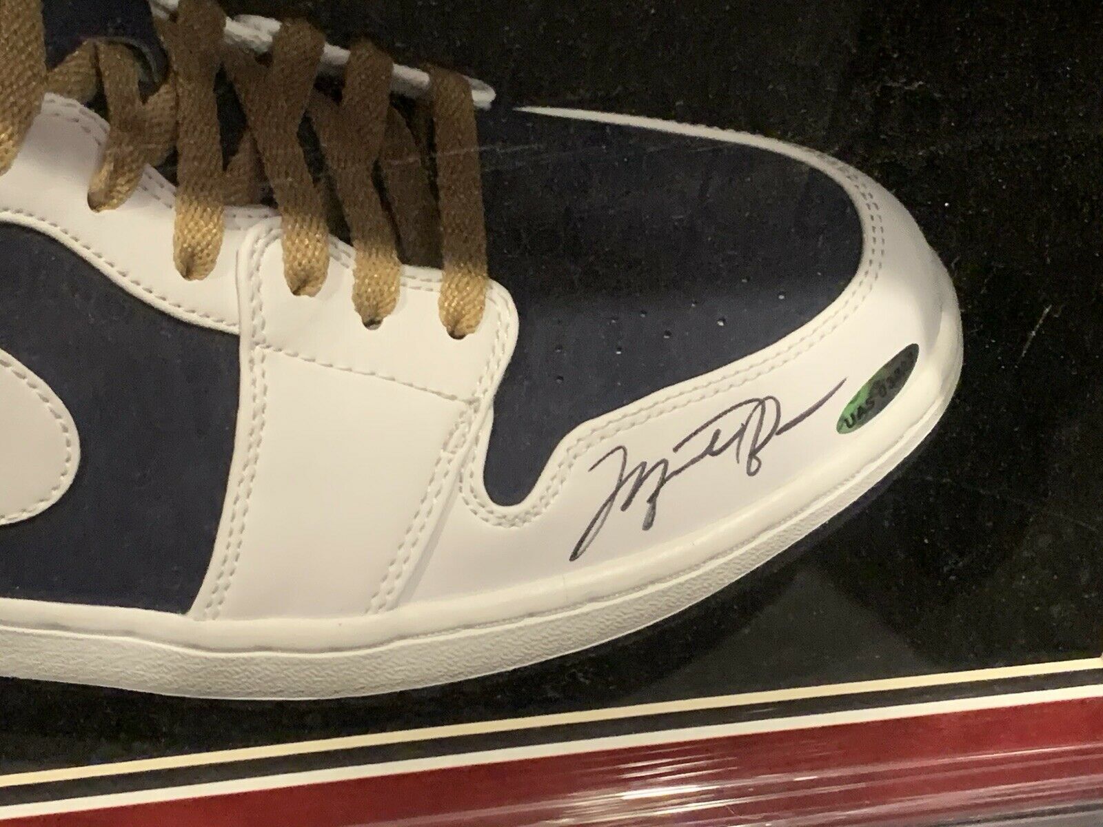 Michael Jordan Signed (Air Jordans 1’s) Upper Deck COA Custom Framed ...